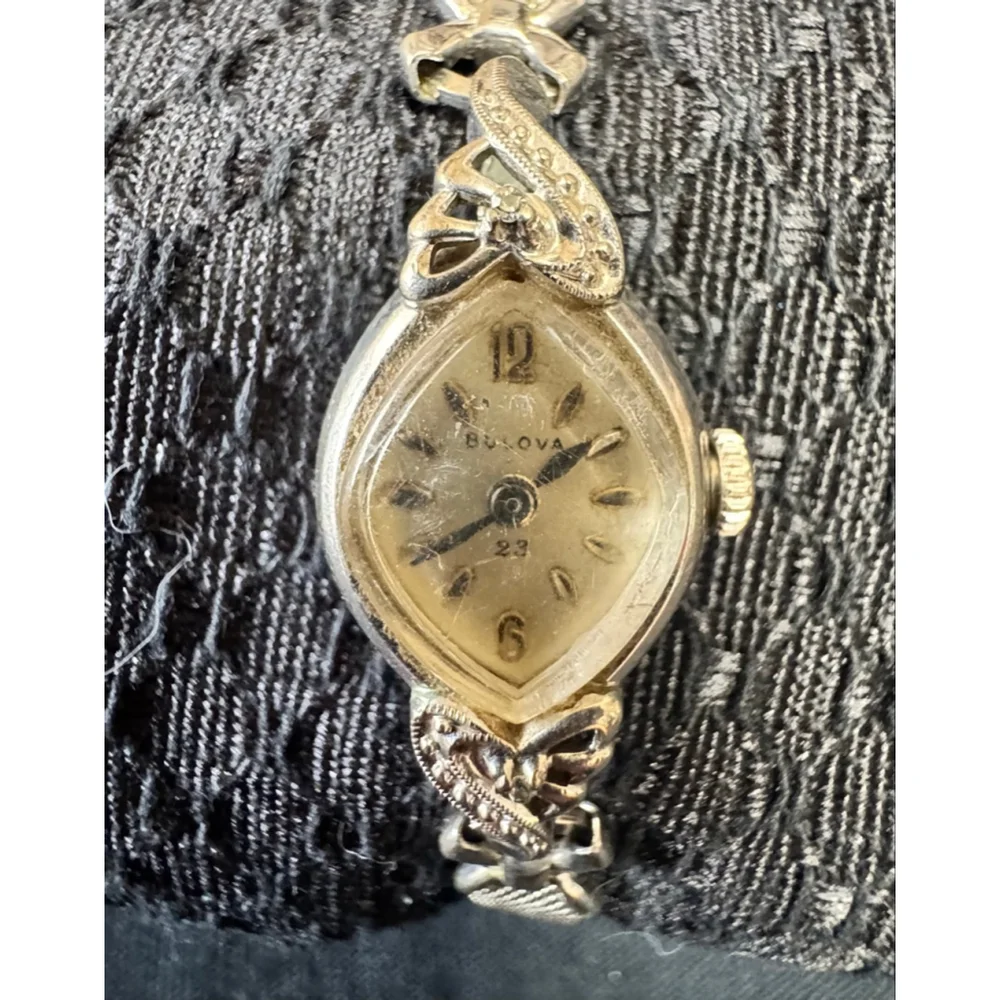Bulova vintage 23